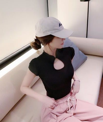 摸摸 （futa百合，1v1 h）